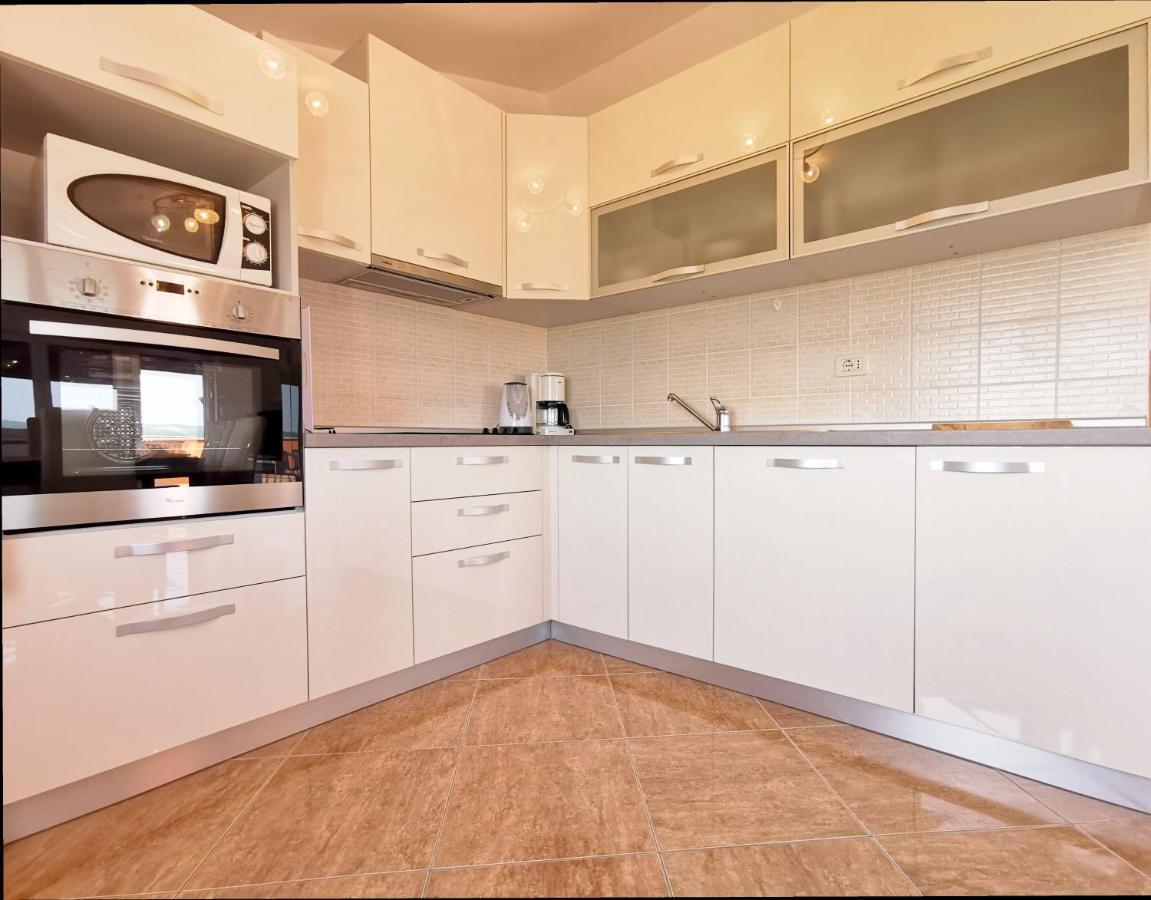 Apartments Kaja By Rent Istria Kaštel Εξωτερικό φωτογραφία