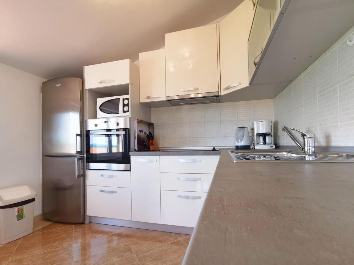 Apartments Kaja By Rent Istria Kaštel Εξωτερικό φωτογραφία